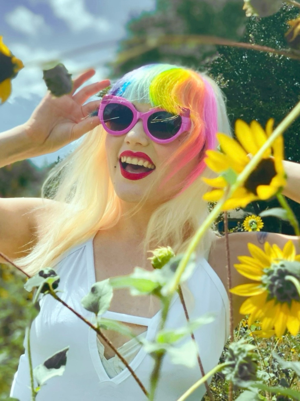 Pink Cat-Eye Sunglasses with Red Corners | Retro UV400 Statement Shades - Picture 8 of 8